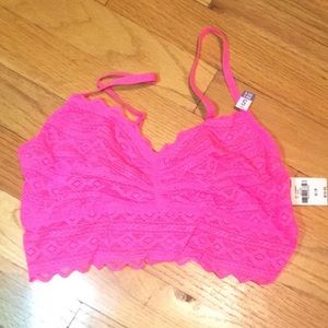 Lace crop top/bandeau